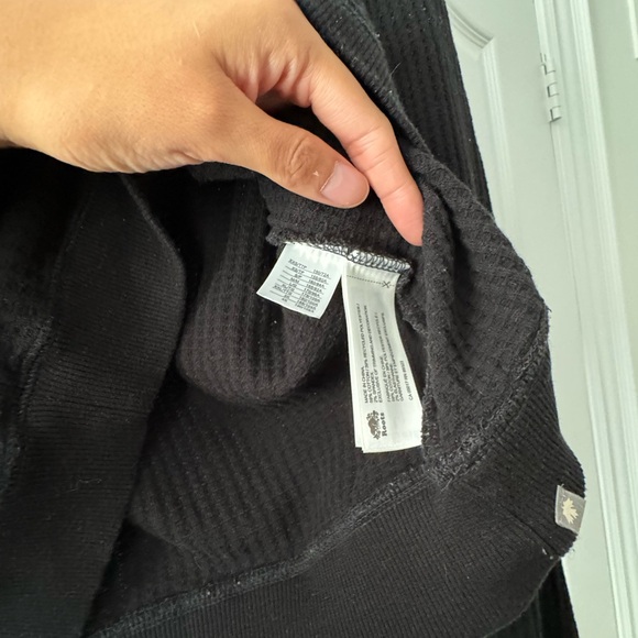 Roots Waffle Knit Cropped Hoodie - Picture 5 of 5